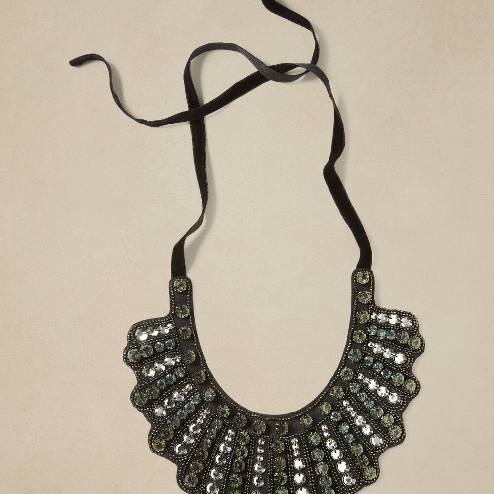 Banana Republic Notorious Necklace